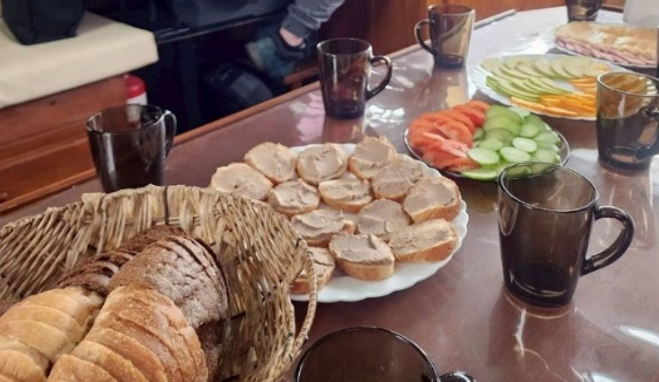 阿瓦查灣船上海釣饗宴