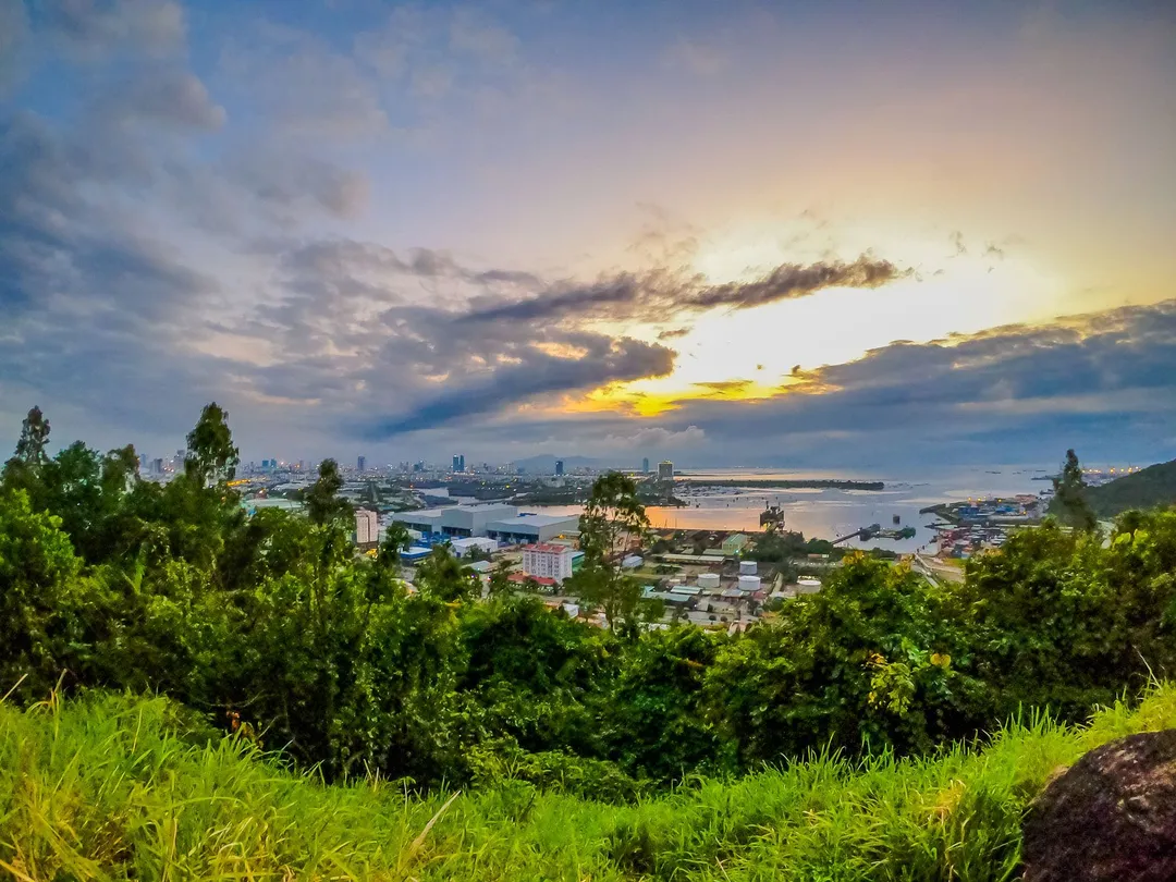 最美海灣山茶半島