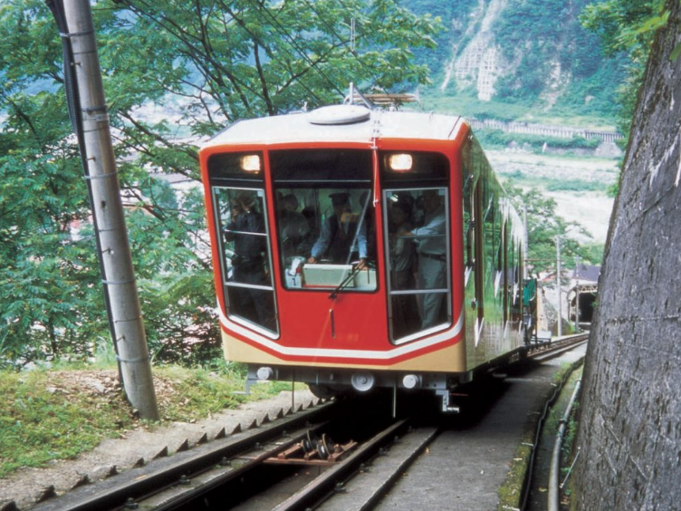 彌陀原、美女平～立山登山纜車